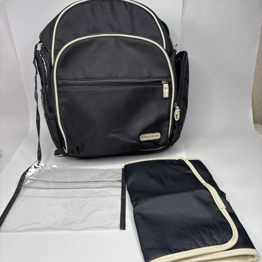 Willow & Woves Back Pack Changing Station Diaper Bag Dark Gray pre- Owned‎